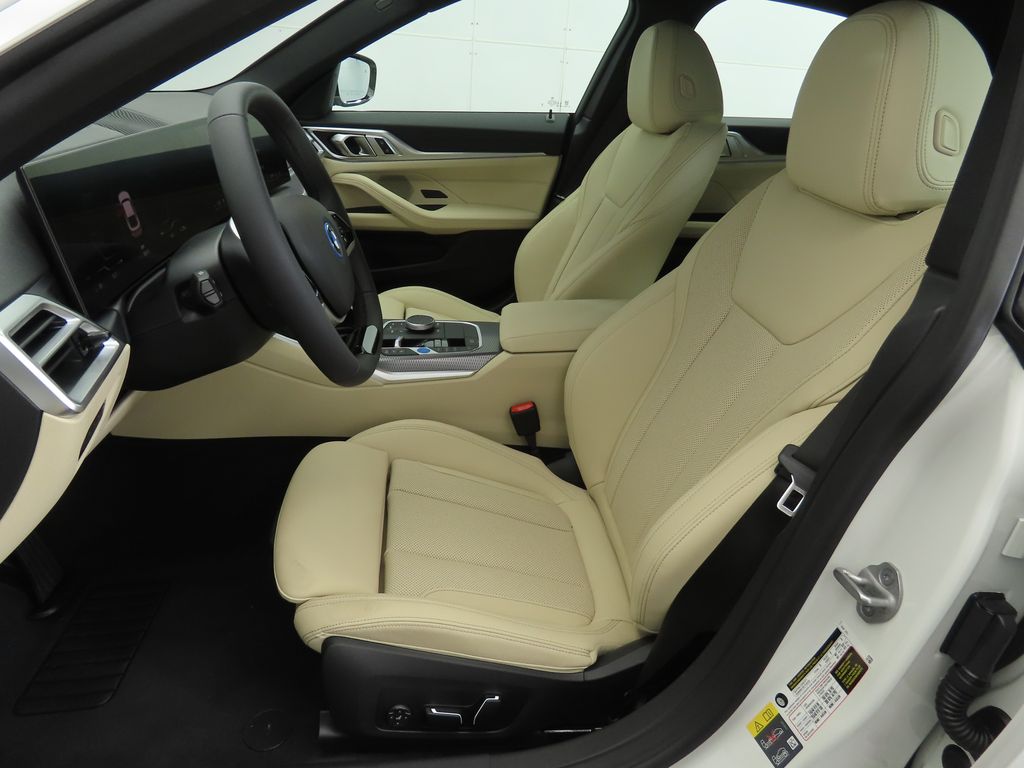 Thumbnail: 2025 BMW i4 - 19