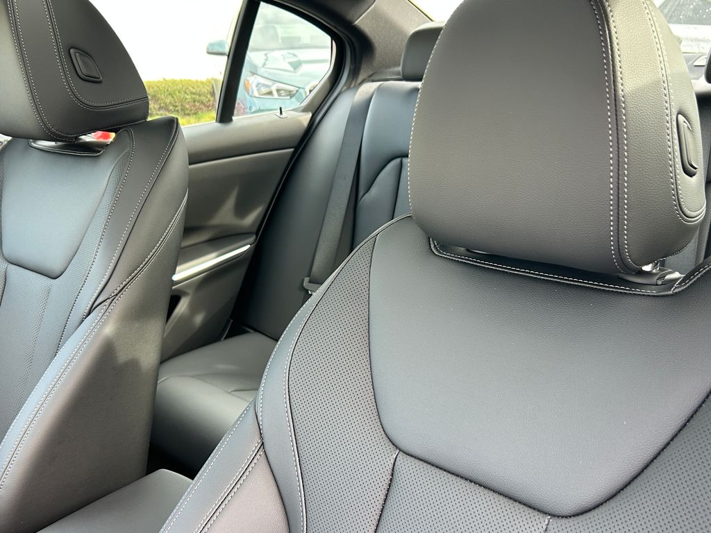 Thumbnail: 2026 BMW 3 Series - 14