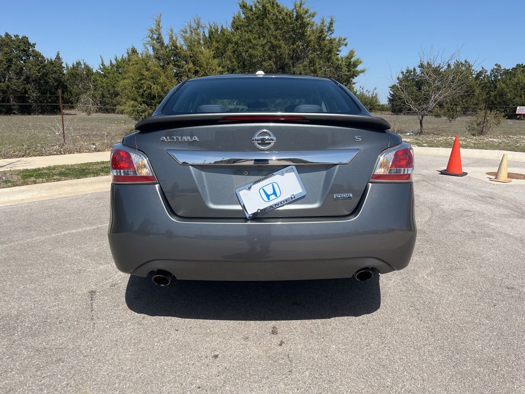 2015 Nissan Altima S 9