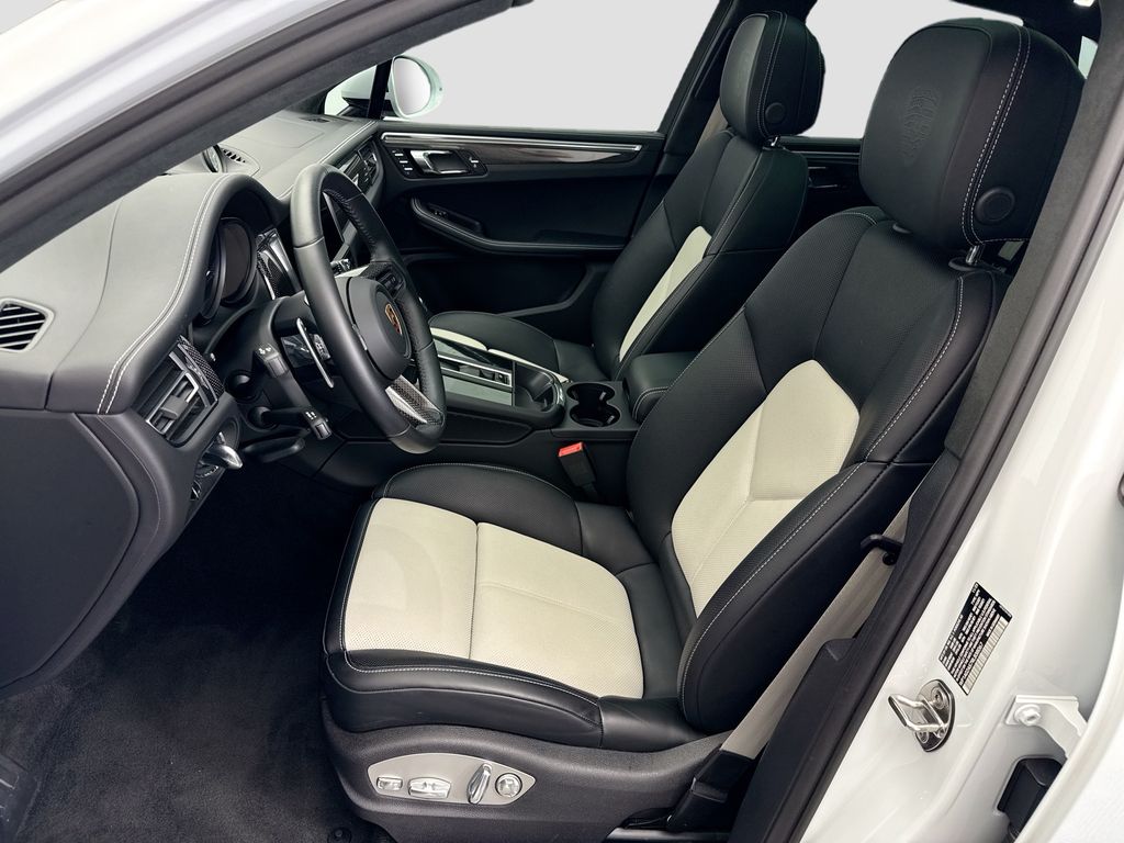 Thumbnail: 2024 Porsche Macan - 5