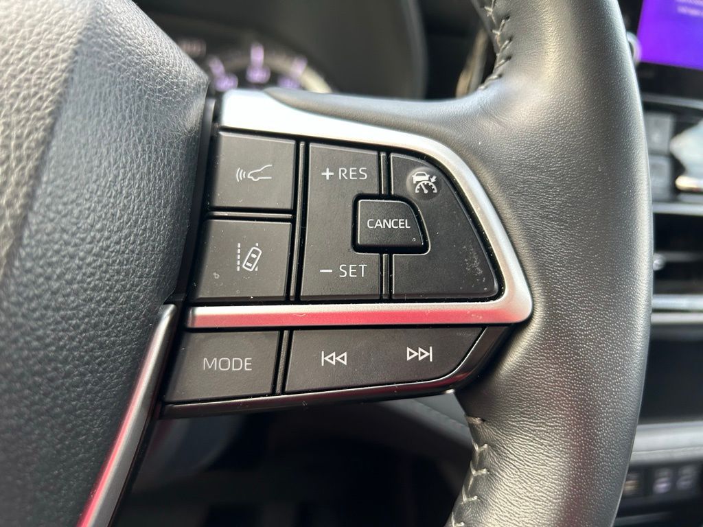 Thumbnail: 2024 Toyota Highlander - 20