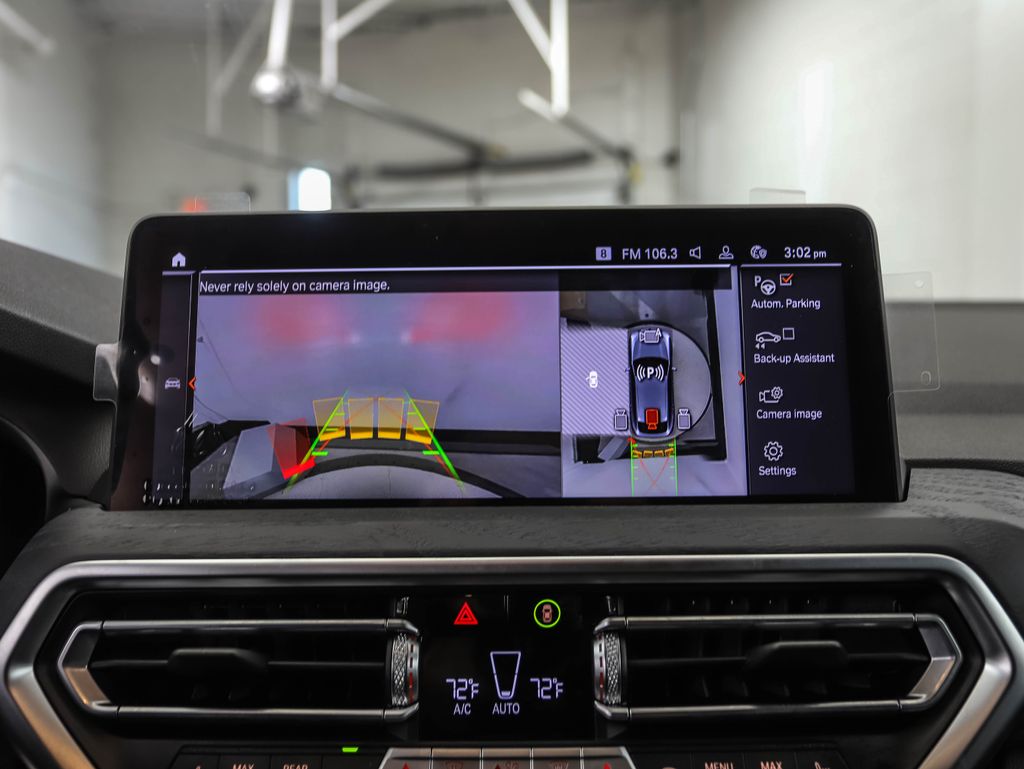 Thumbnail: 2025 BMW X4 - 17