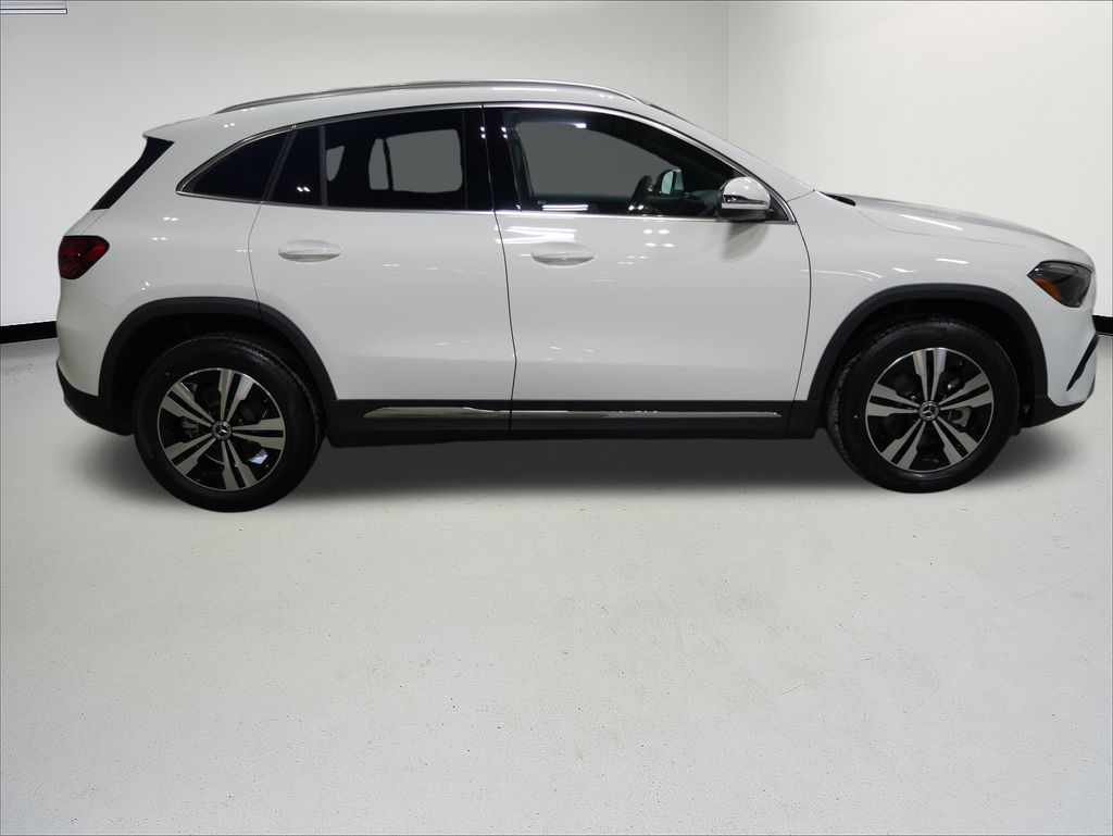Thumbnail: 2026 Mercedes-Benz GLA - 6