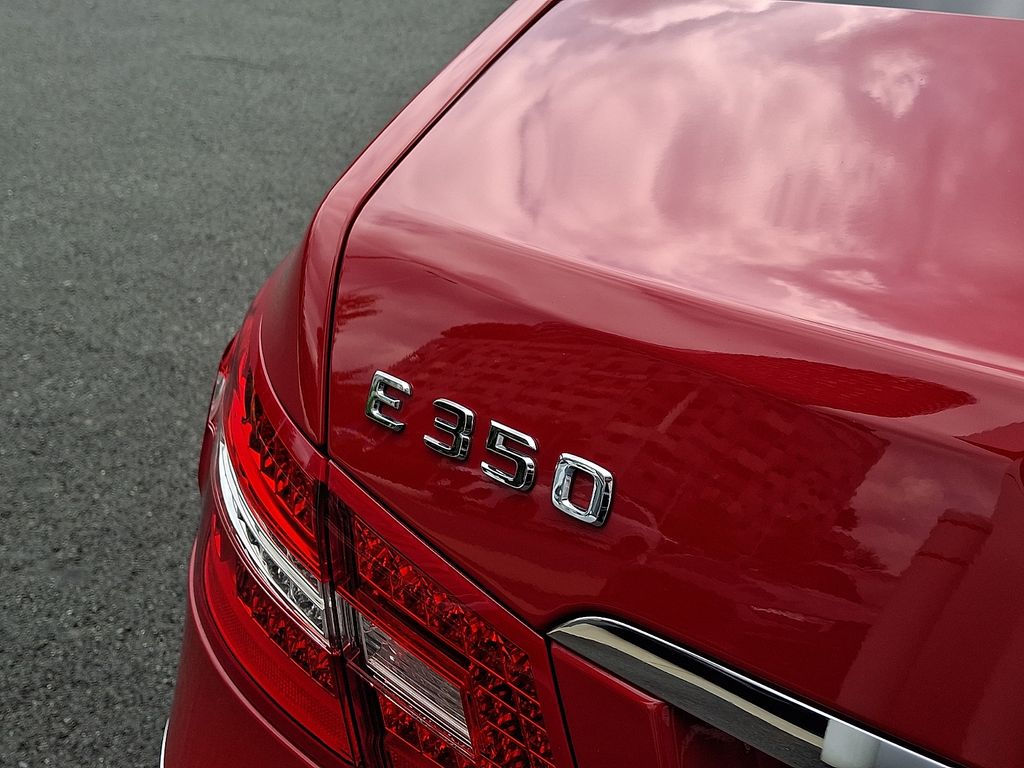 Thumbnail: 2012 Mercedes-Benz E-Class - 32
