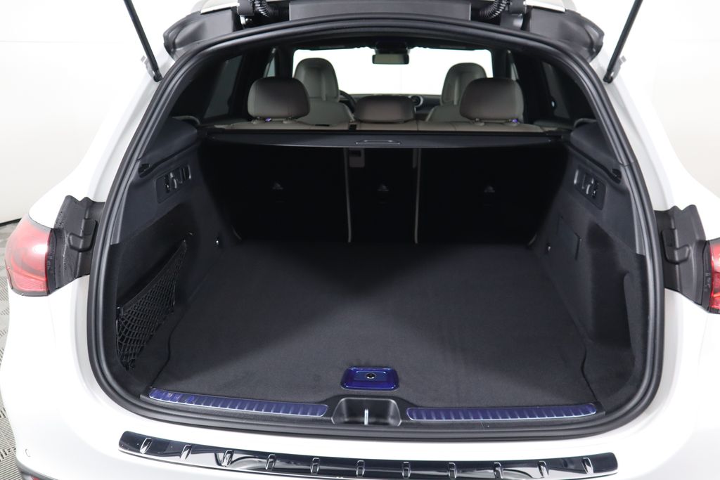 Thumbnail: 2025 Mercedes-Benz GLC - 28