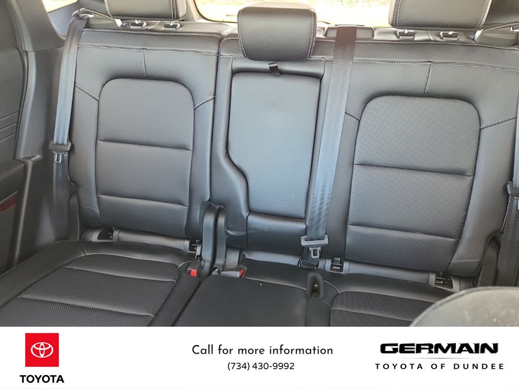 2022 Ford Escape SEL photo 12