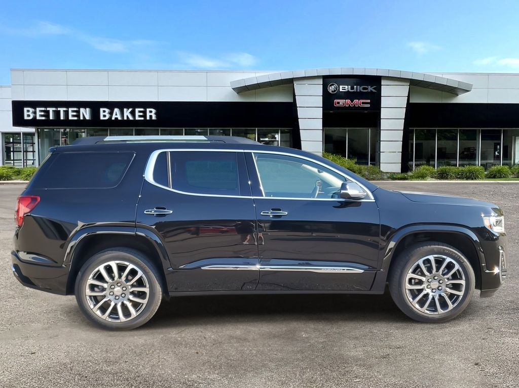 2022 GMC Acadia Denali 8