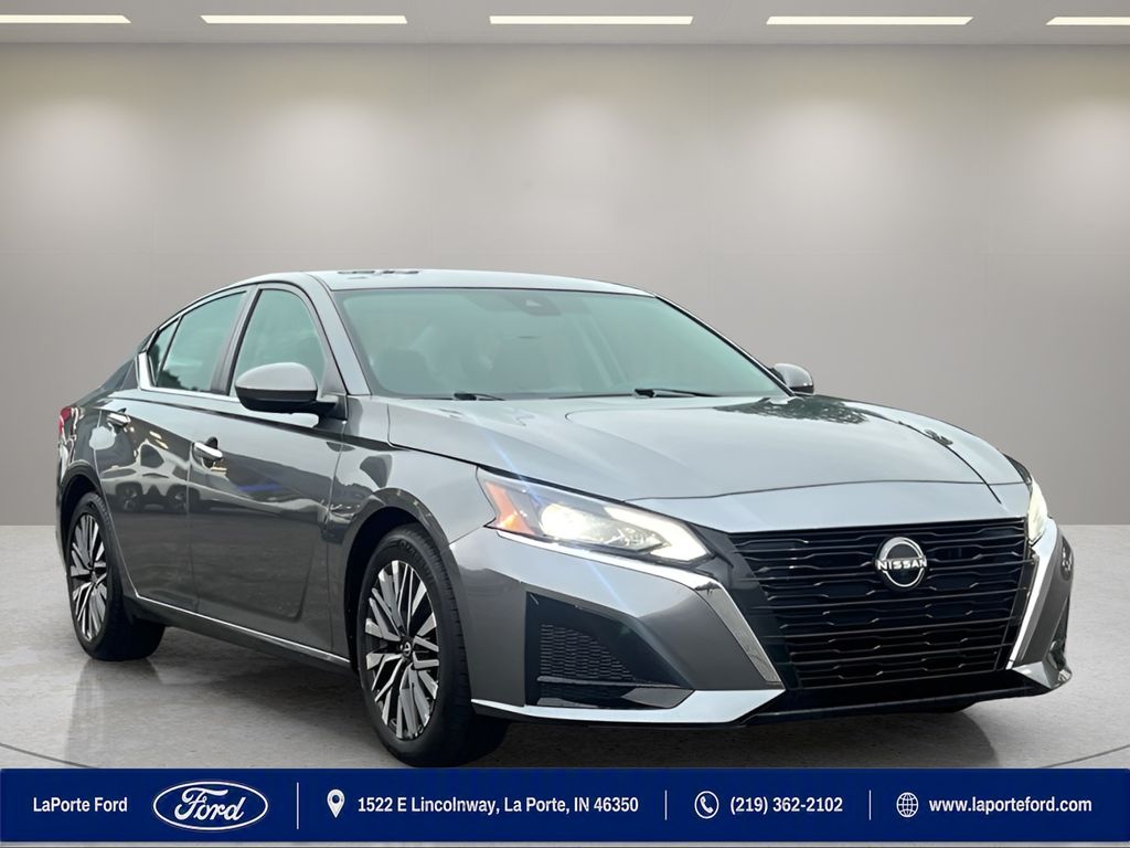 Gray (Gun Metallic) 2023 Nissan Altima Sedan Front-Wheel Drive Continuously Variable Transmission