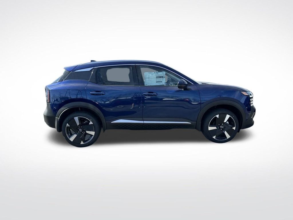2025 Nissan Kicks SR photo