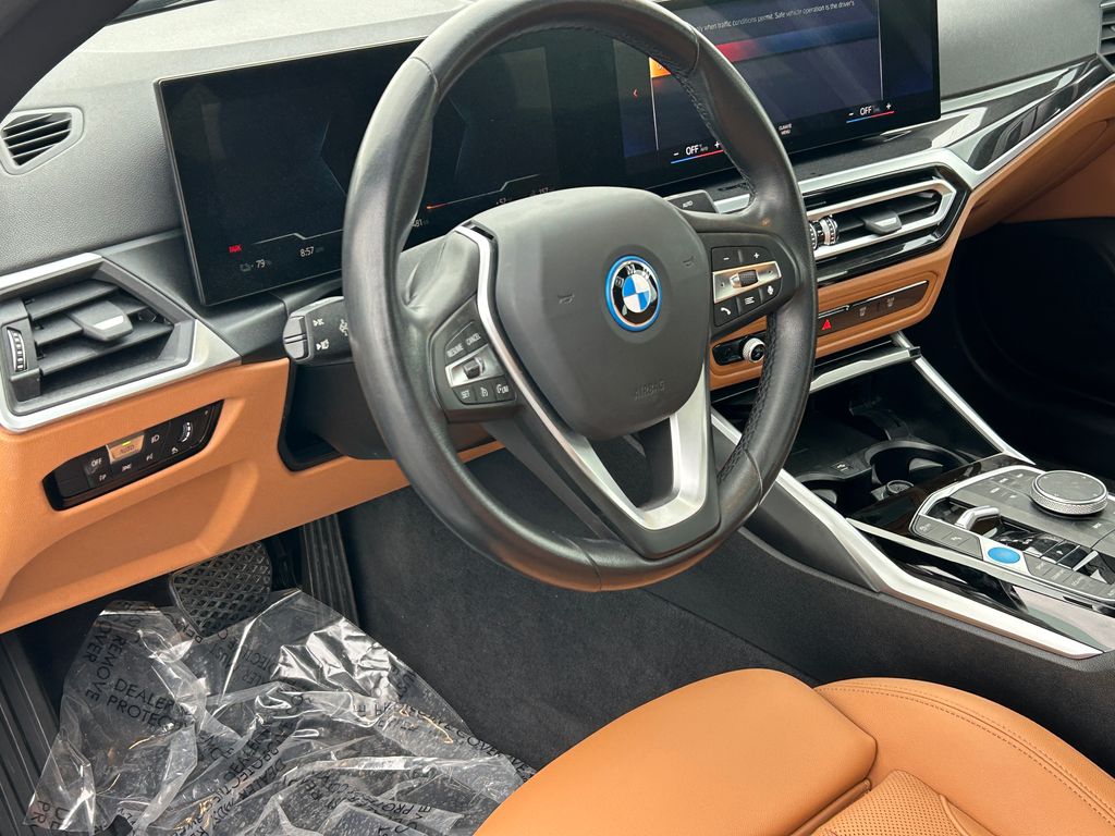 Thumbnail: 2023 BMW i4 - 13