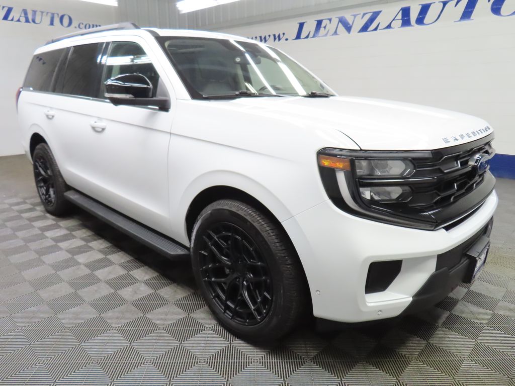 View vehicle photo 4