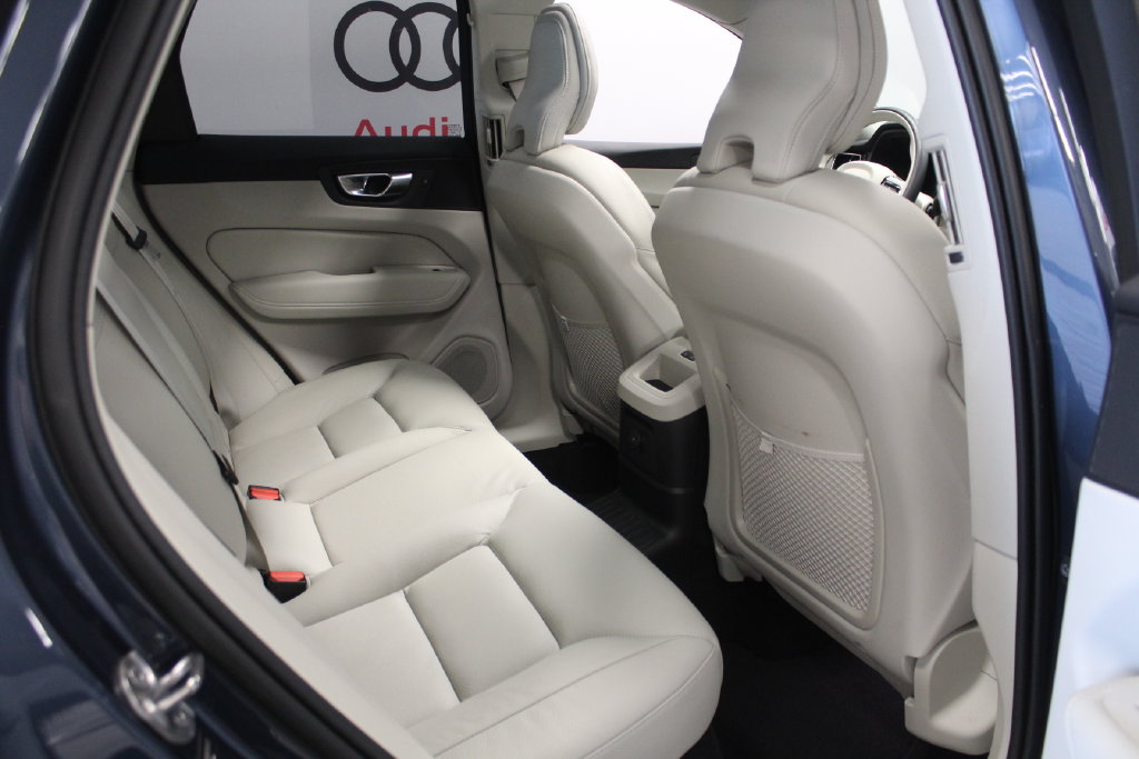 Thumbnail: 2023 Volvo XC60 - 26