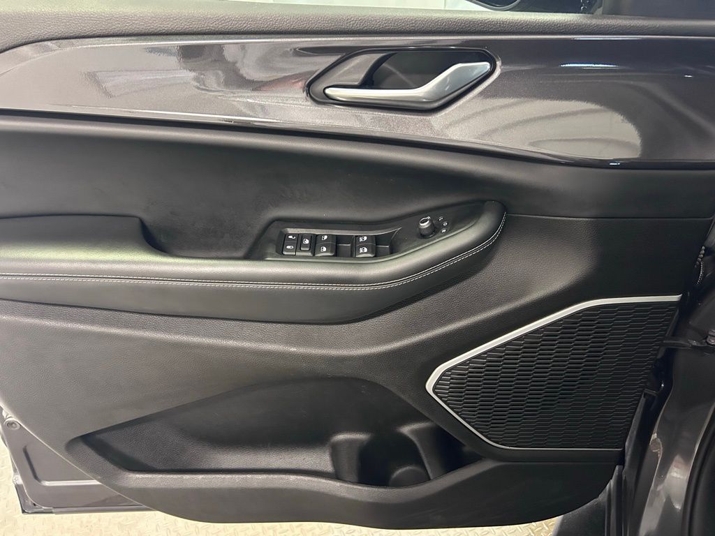 used 2022 Jeep Grand Cherokee L car, priced at $26,284