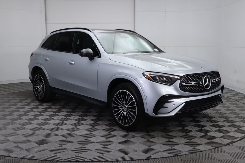 2025 Mercedes-Benz GLC 300 3
