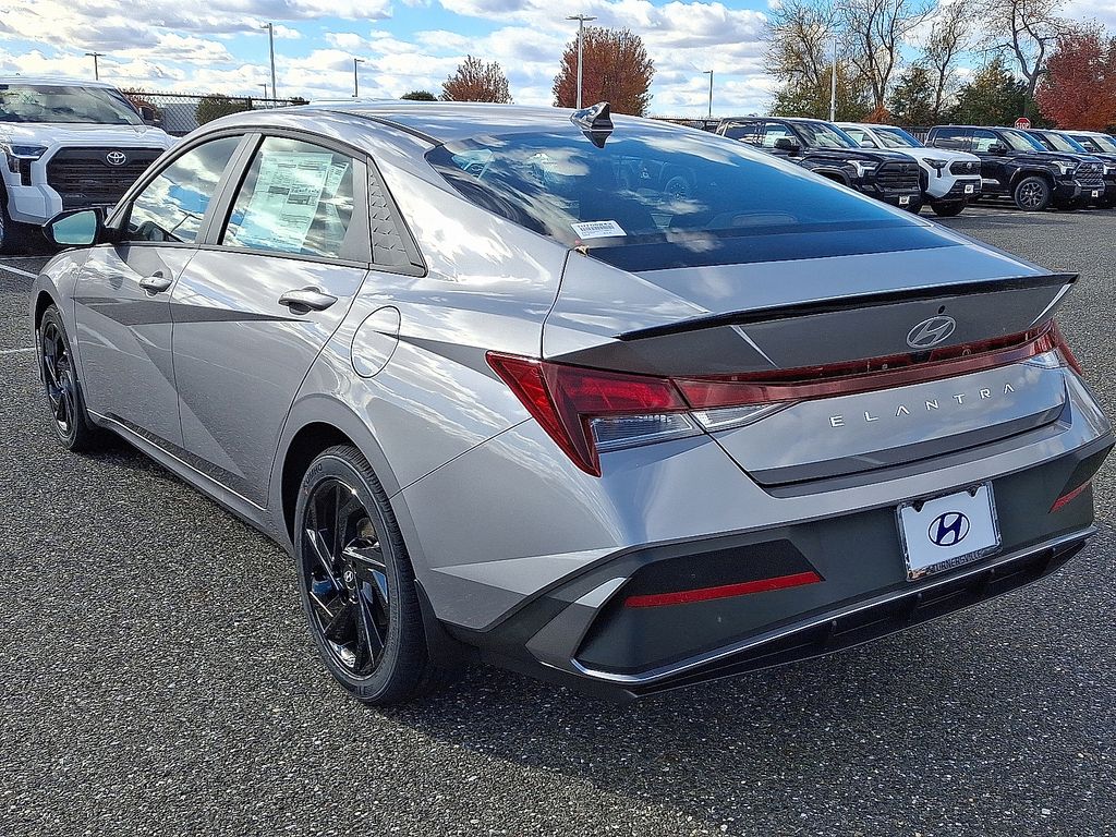 Thumbnail: 2026 Hyundai Elantra - 3