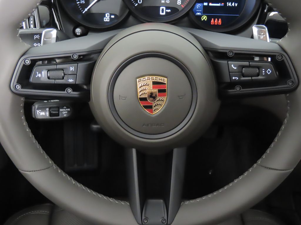 Thumbnail: 2026 Porsche Macan - 18