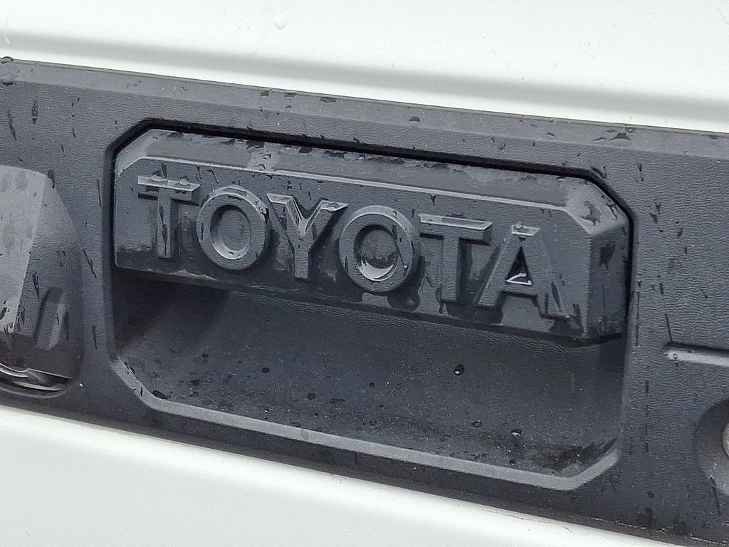 2020 Toyota Tacoma SR5 30