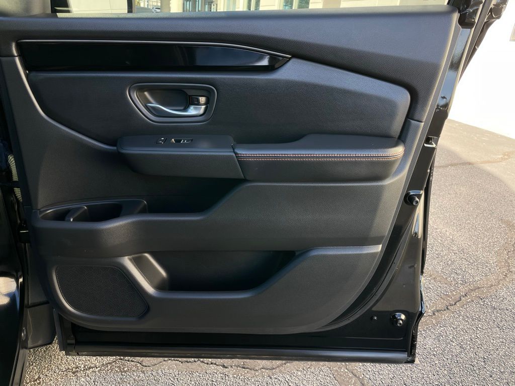 Thumbnail: 2023 Honda Pilot - 31