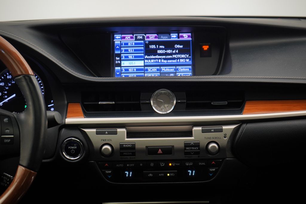 Thumbnail: 2013 Lexus ES - 11