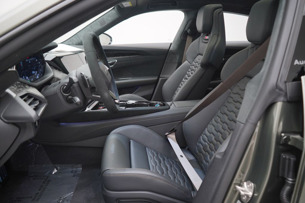 Thumbnail: 2026 Audi RS e-tron GT - 10