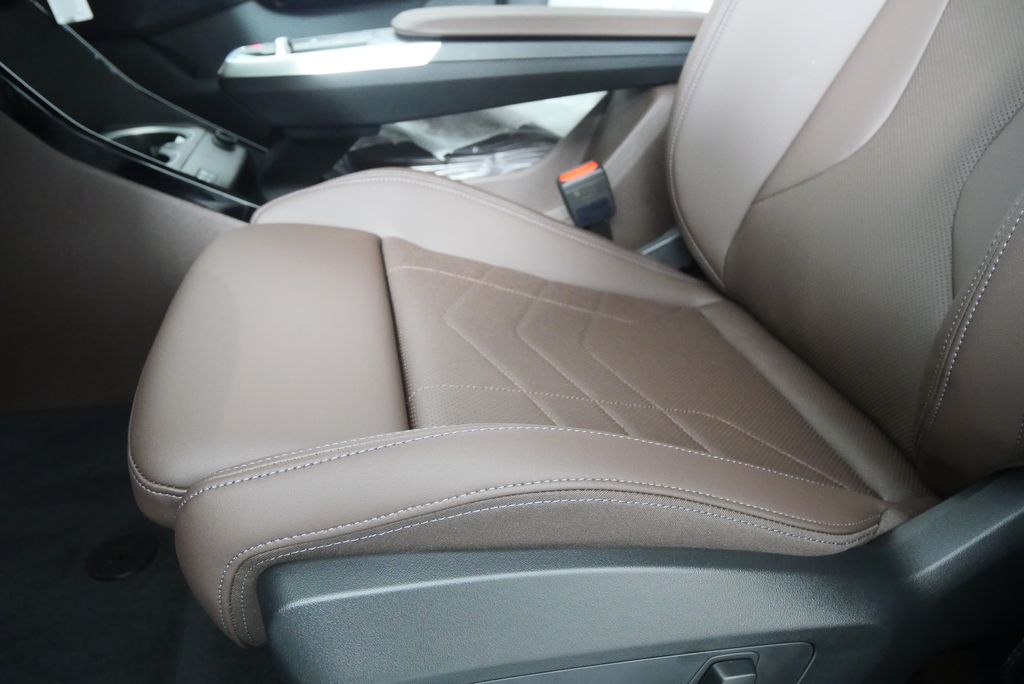 2025 BMW X2 xDrive28i 9