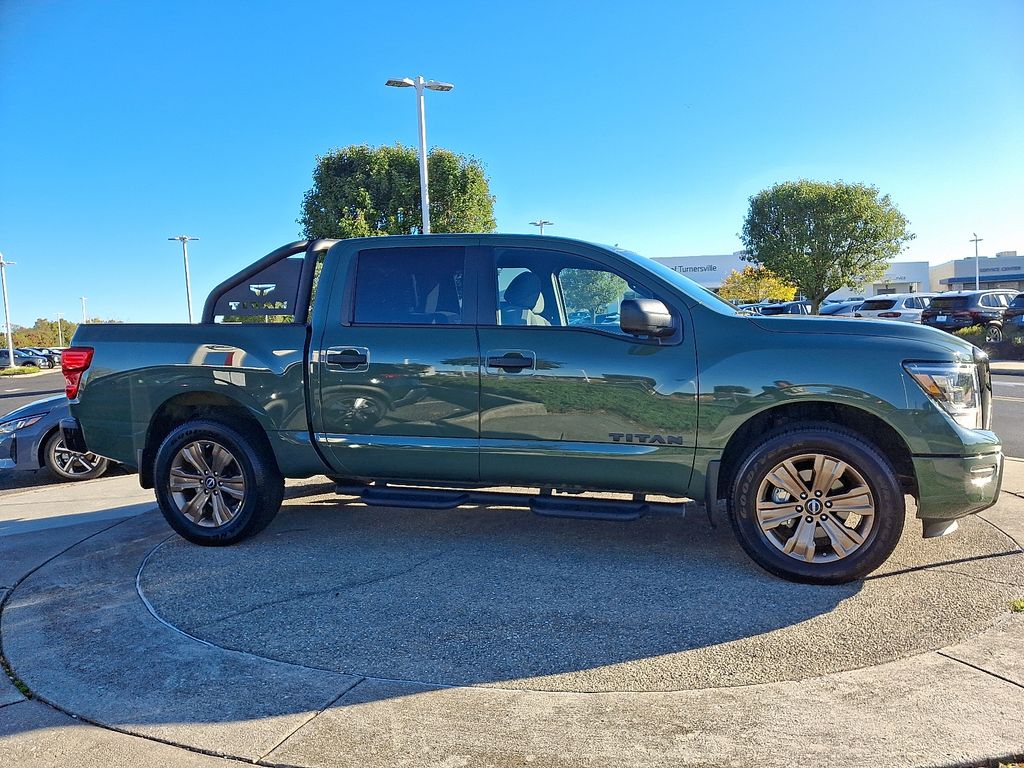 Thumbnail: 2024 Nissan Titan - 7