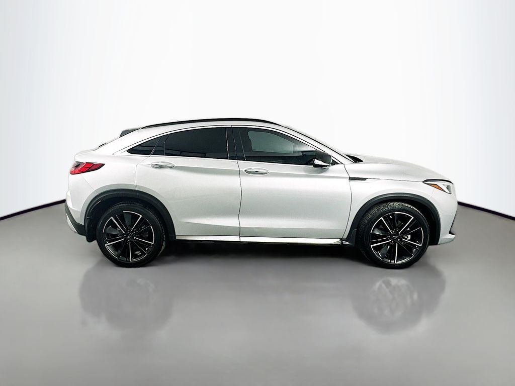 2022 INFINITI QX55 Essential 4