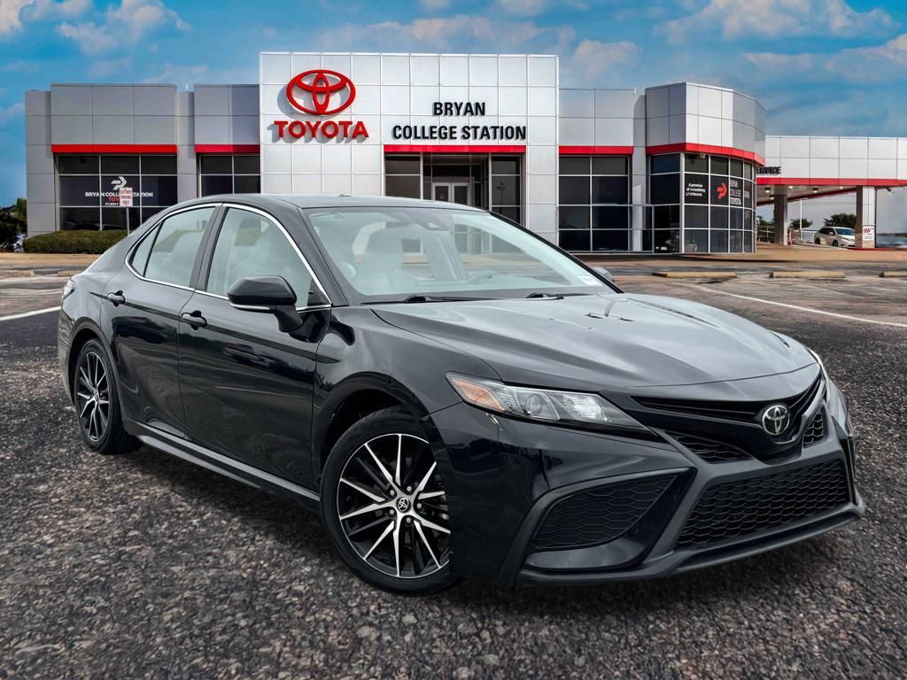 2022 Toyota Camry SE photo