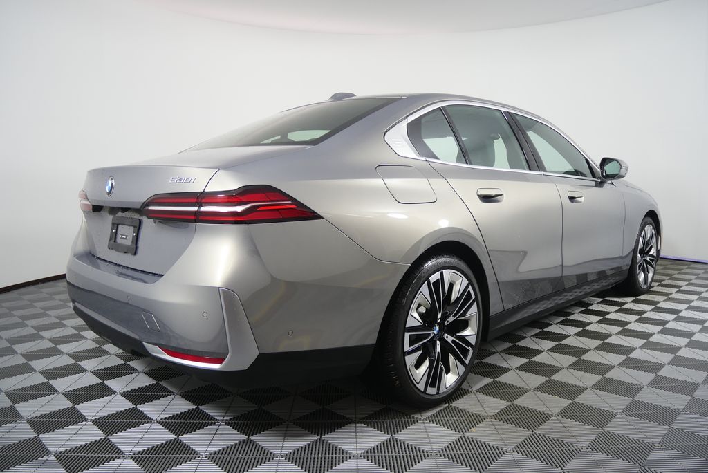 Thumbnail: 2025 BMW 5 Series - 3