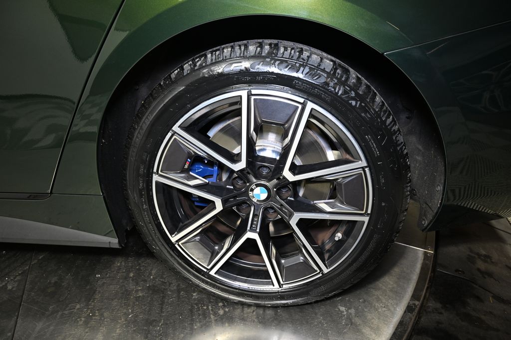 Thumbnail: 2024 BMW 4 Series - 12