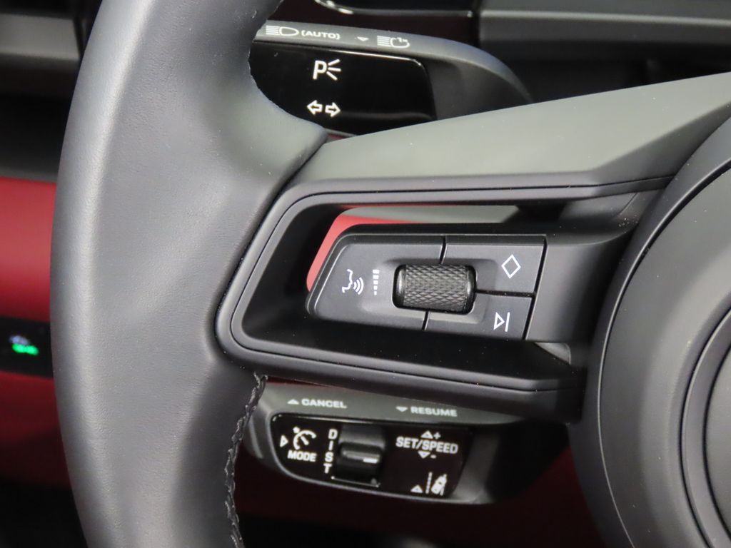 Thumbnail: 2025 Porsche Macan - 20