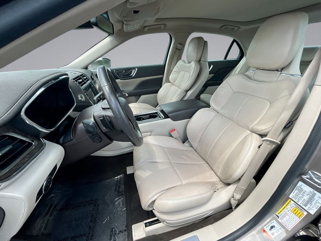 Thumbnail: 2020 Lincoln Continental - 24