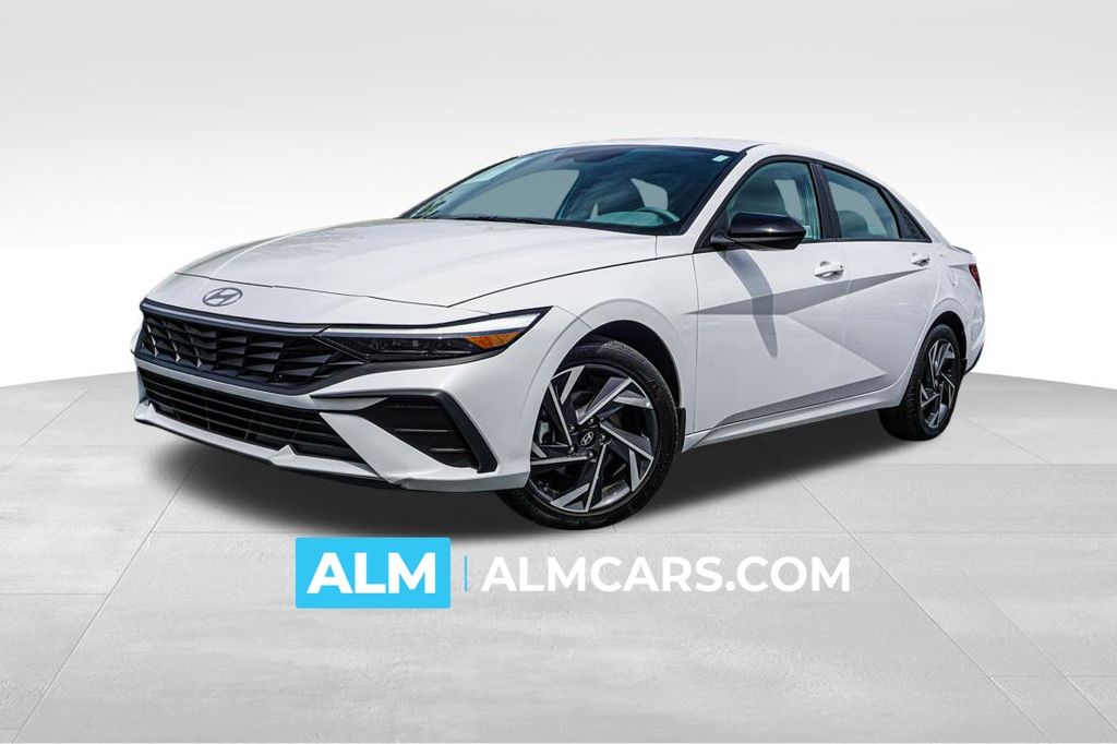 Serenity White 2025 Hyundai Elantra SEL Sport FWD Sedan Front-Wheel Drive Continuously Variable Transmission