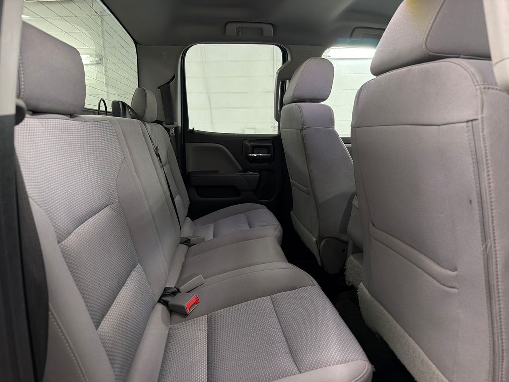 Used 2018 Silver Chevrolet Custom image 25