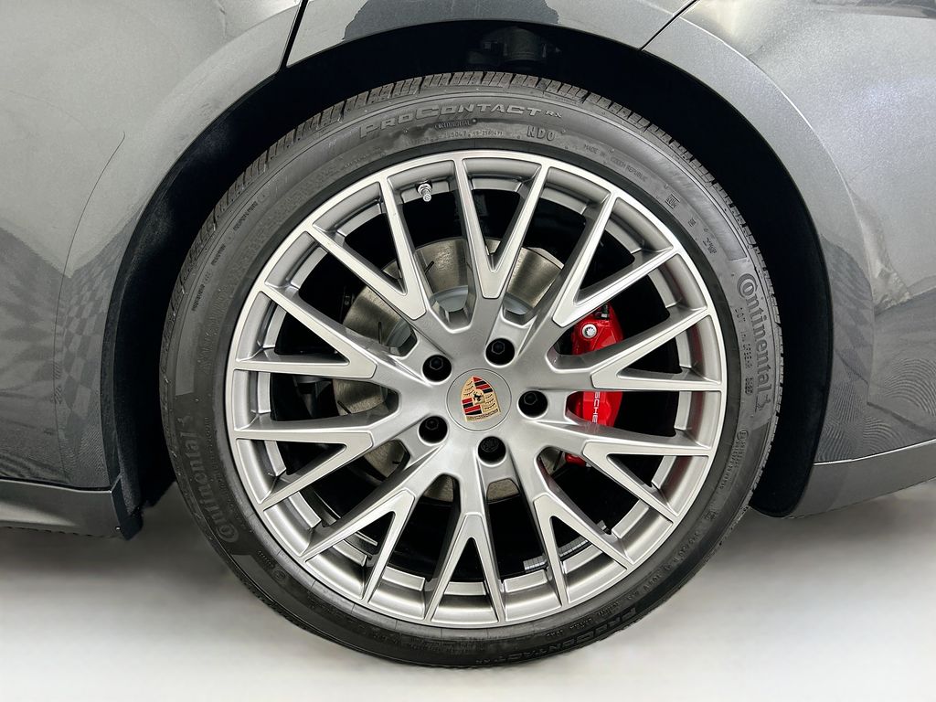 Thumbnail: 2026 Porsche Panamera - 32