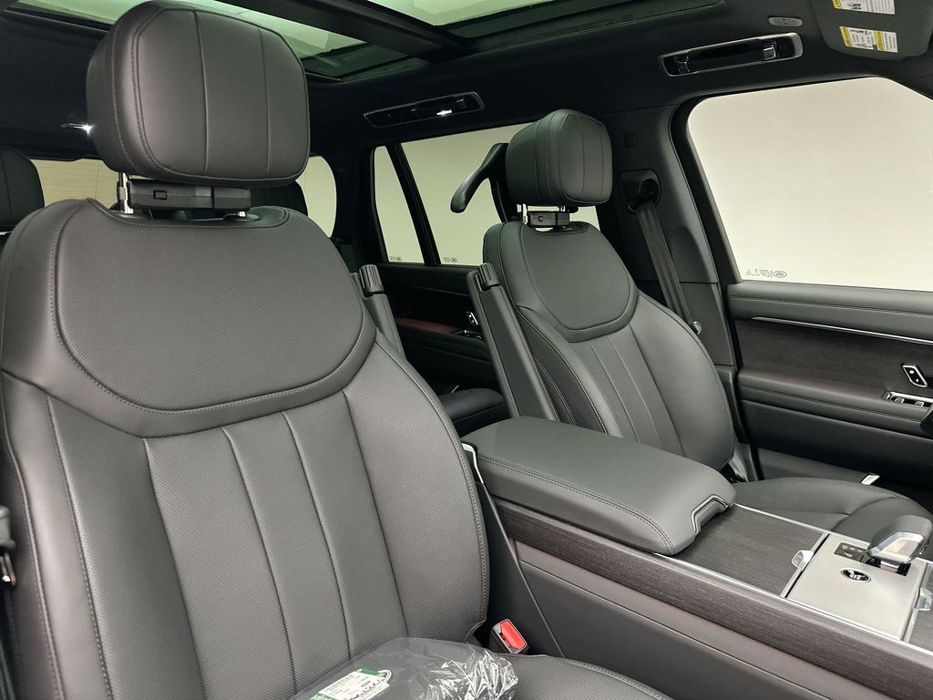 Thumbnail: 2026 Land Rover Range Rover - 14