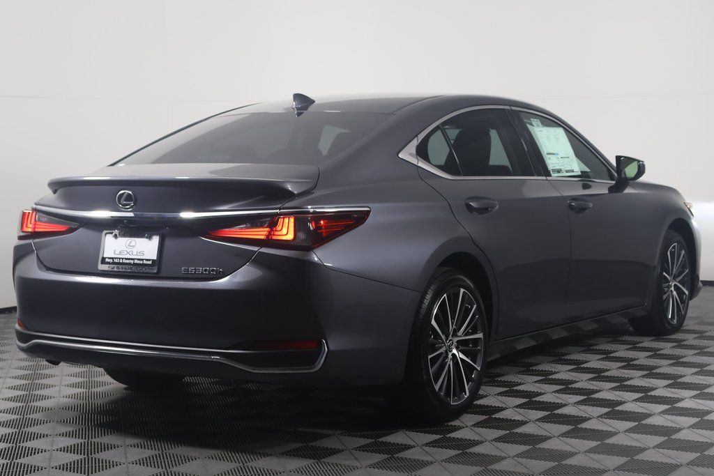 2024 Lexus ES Hybrid 300h 2