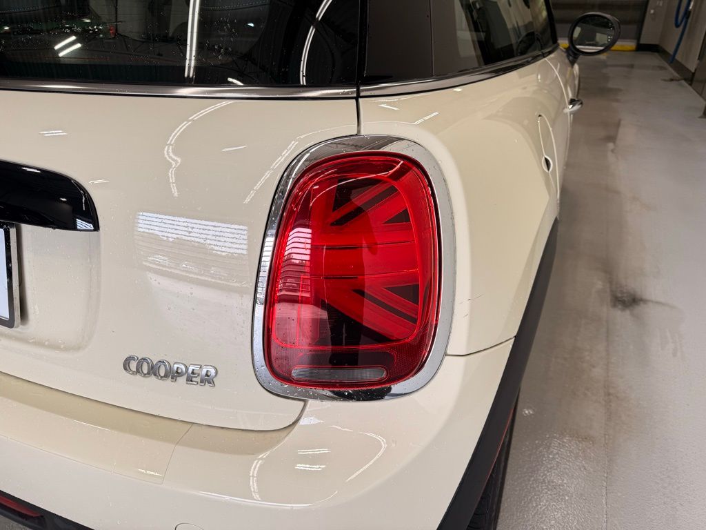 2020 MINI Cooper  5