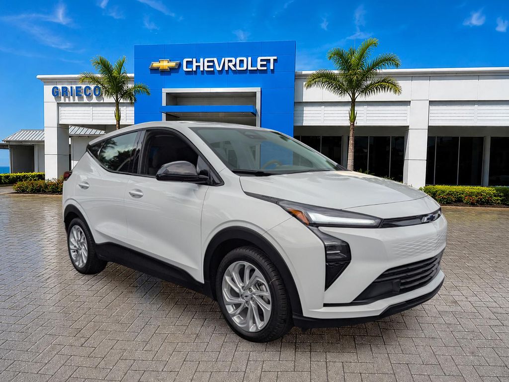 Summit White 2027 Chevrolet Bolt SUV / Crossover Front-Wheel Drive 1-Speed Automatic