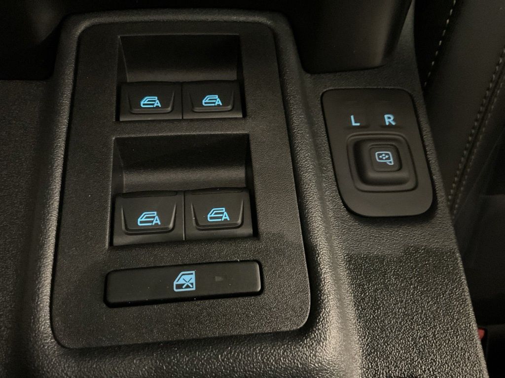 New 2025 White Ford Badlands image 14