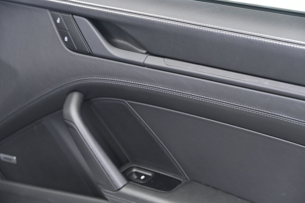 Thumbnail: 2022 Porsche 911 - 20