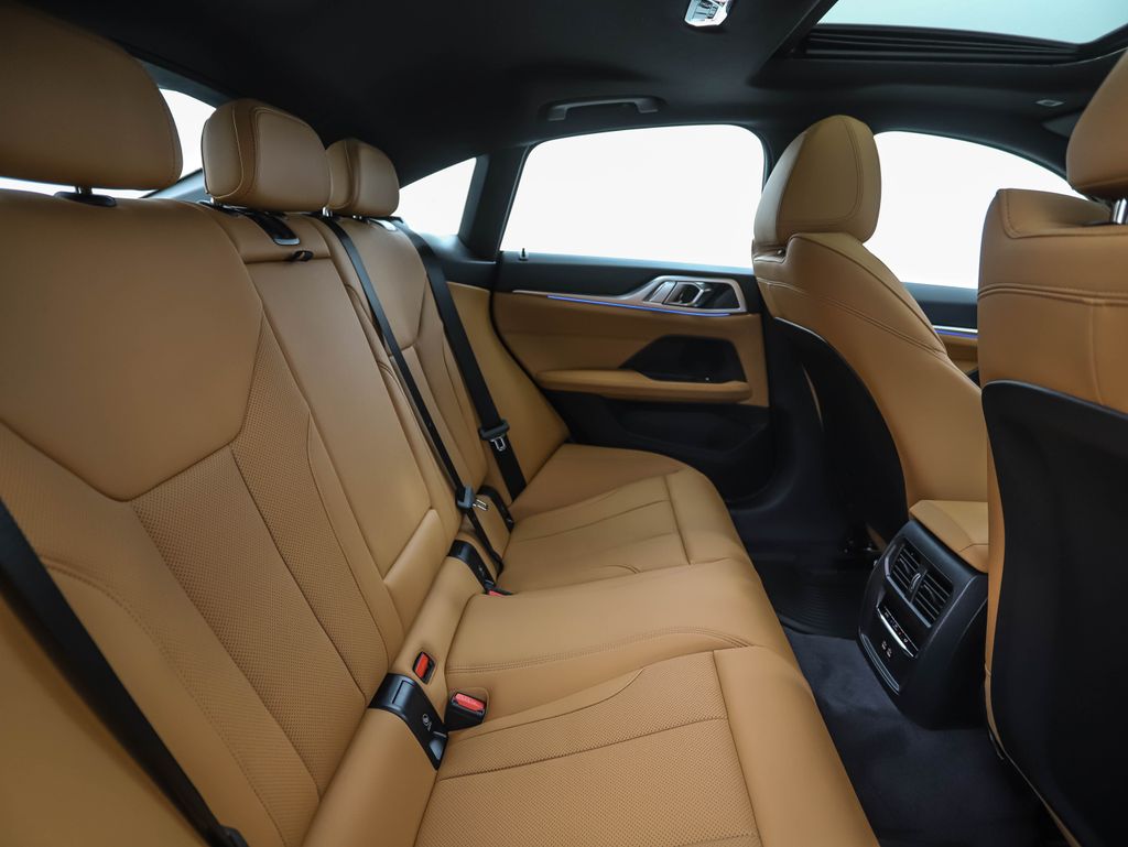 Thumbnail: 2026 BMW i4 - 27