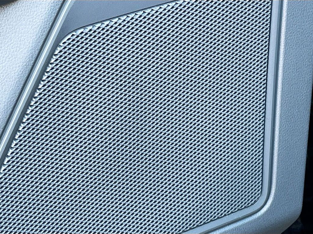 Used 2024 Black Ford XLT image 19