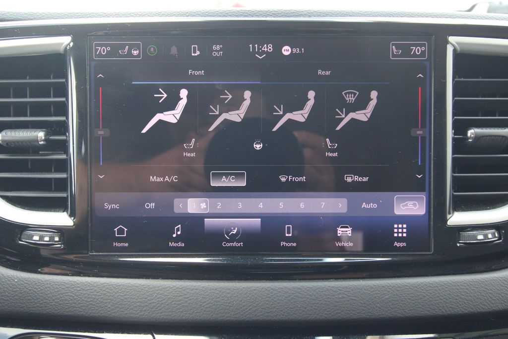 Used 2023 Chrysler Pacifica Van