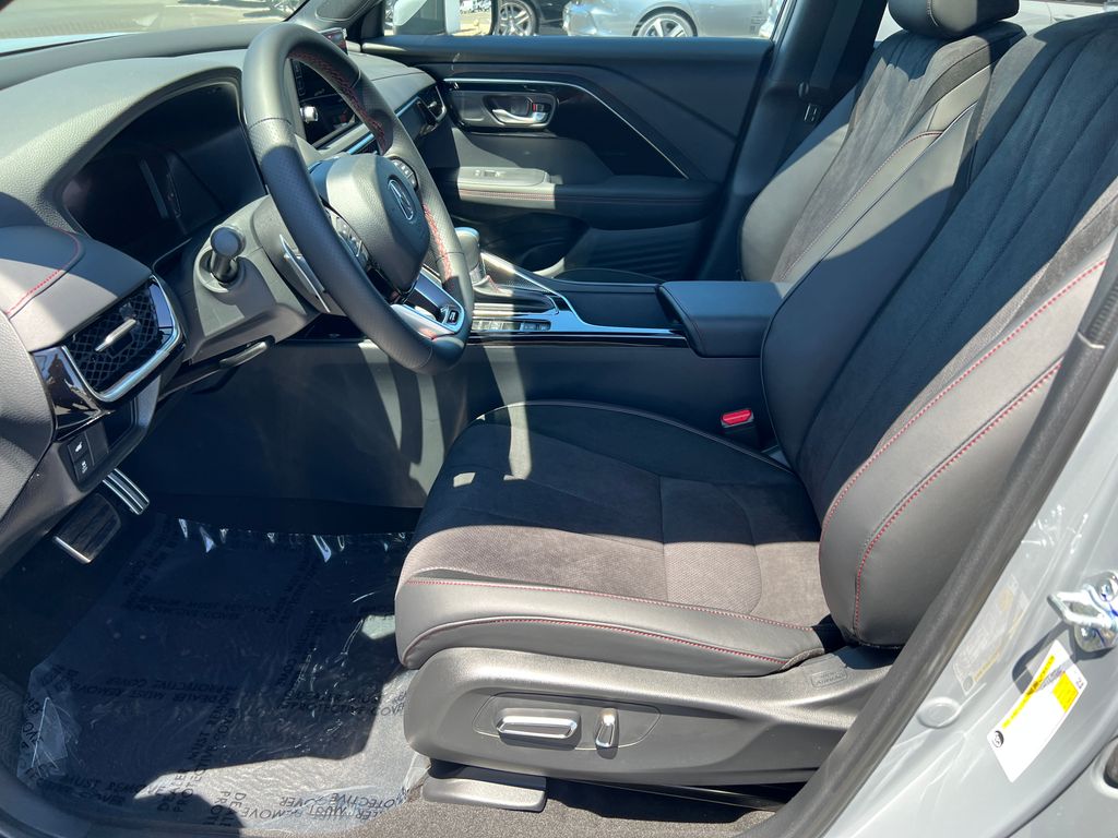 Thumbnail: 2025 Acura ADX - 13