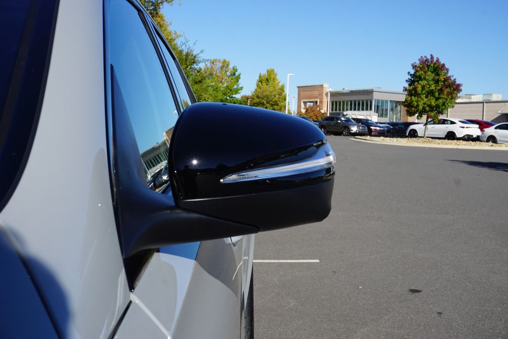 Thumbnail: 2026 Mercedes-Benz GLE - 12