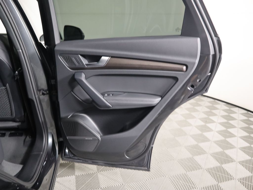 2025 Audi Q5  29
