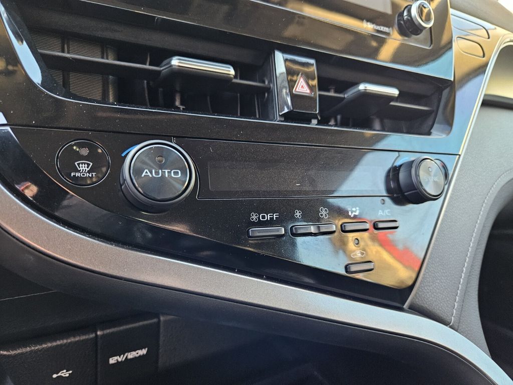 2023 Toyota Camry SE FWD Sedan