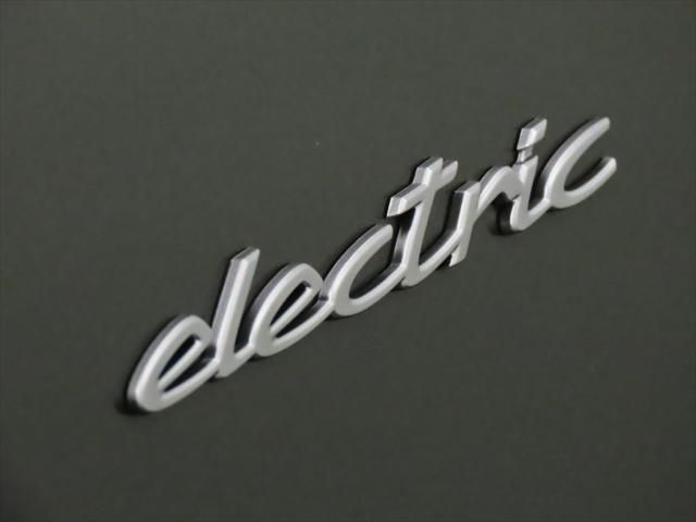 Thumbnail: 2025 Porsche Macan - 13