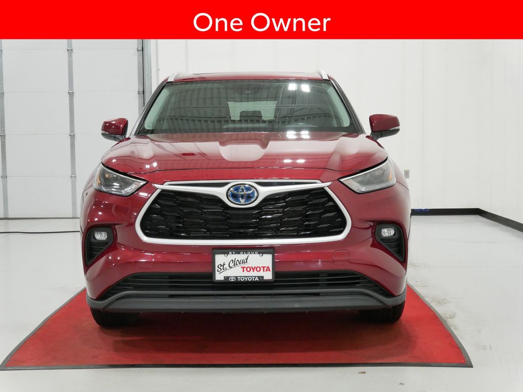 Used 2022 Toyota Highlander XLE with VIN 5TDGBRCH7NS548046 for sale in Waite Park, Minnesota
